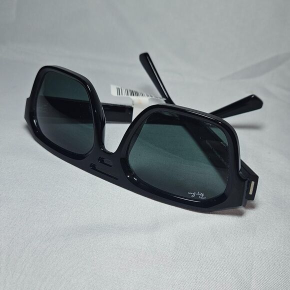Ray-Ban Corrigan RB4397 Sunglasses – NWT w/ Case | Retail $178 - Picture 5 of 7